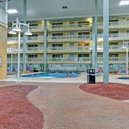 Hilton Head Condo With Golf Views Walk To Beach!